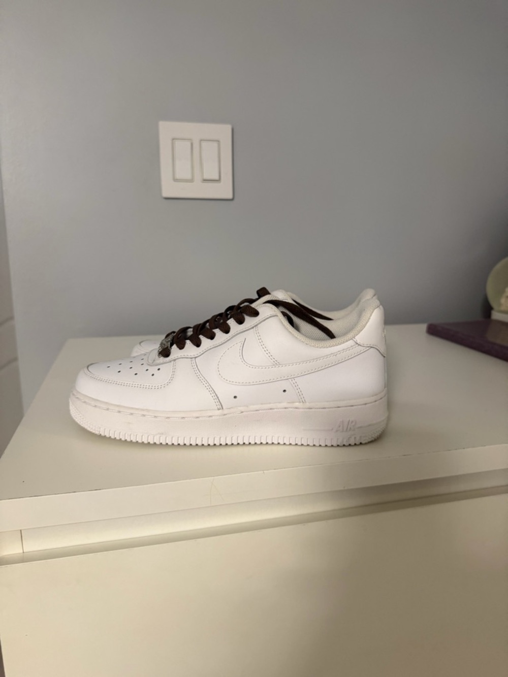 Nike Women’s Low-Top Sneakers - White with Brown Laces